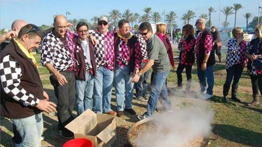 Vinaròs enfila el Carnaval con la fiesta de las paellas