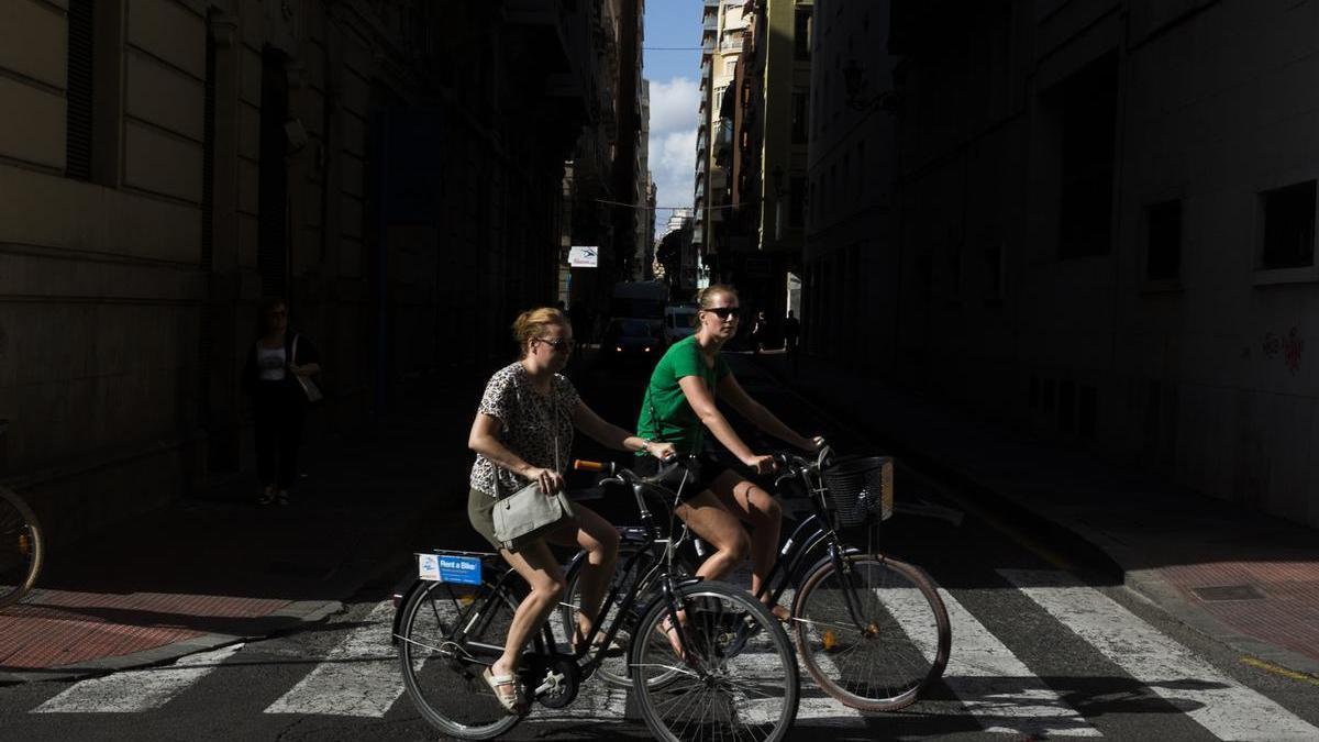 Alicante, según los expertos, no está hecha para las bicicletas