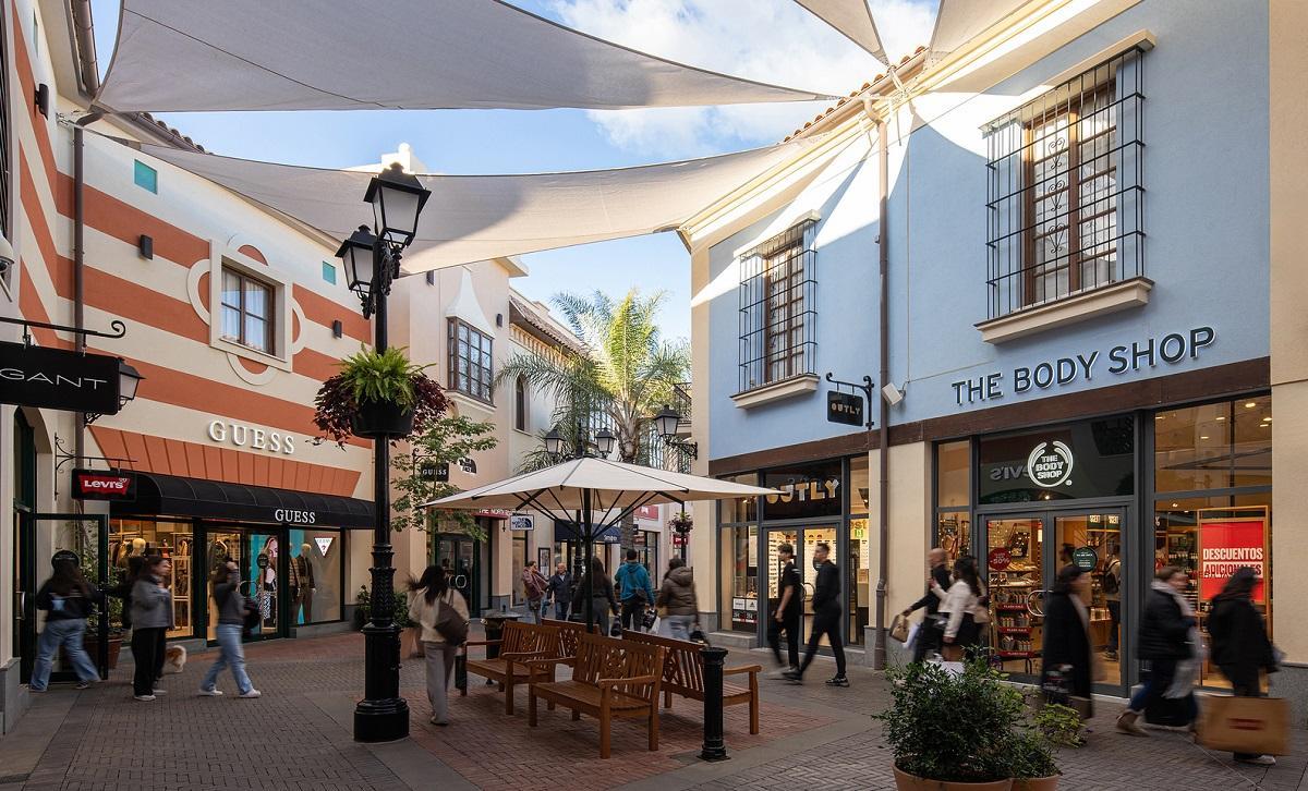 Una imagen del centro comercial McArthur Glenn de Málaga, junto a Plaza Mayor.