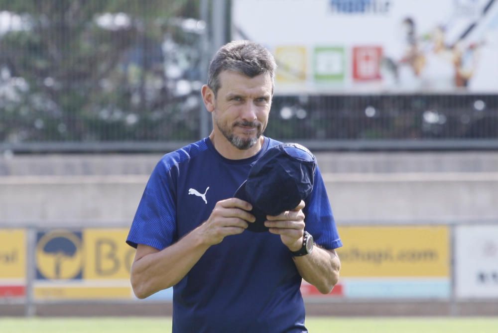 Entrenament de portes obertes del Girona FC a l'Escala