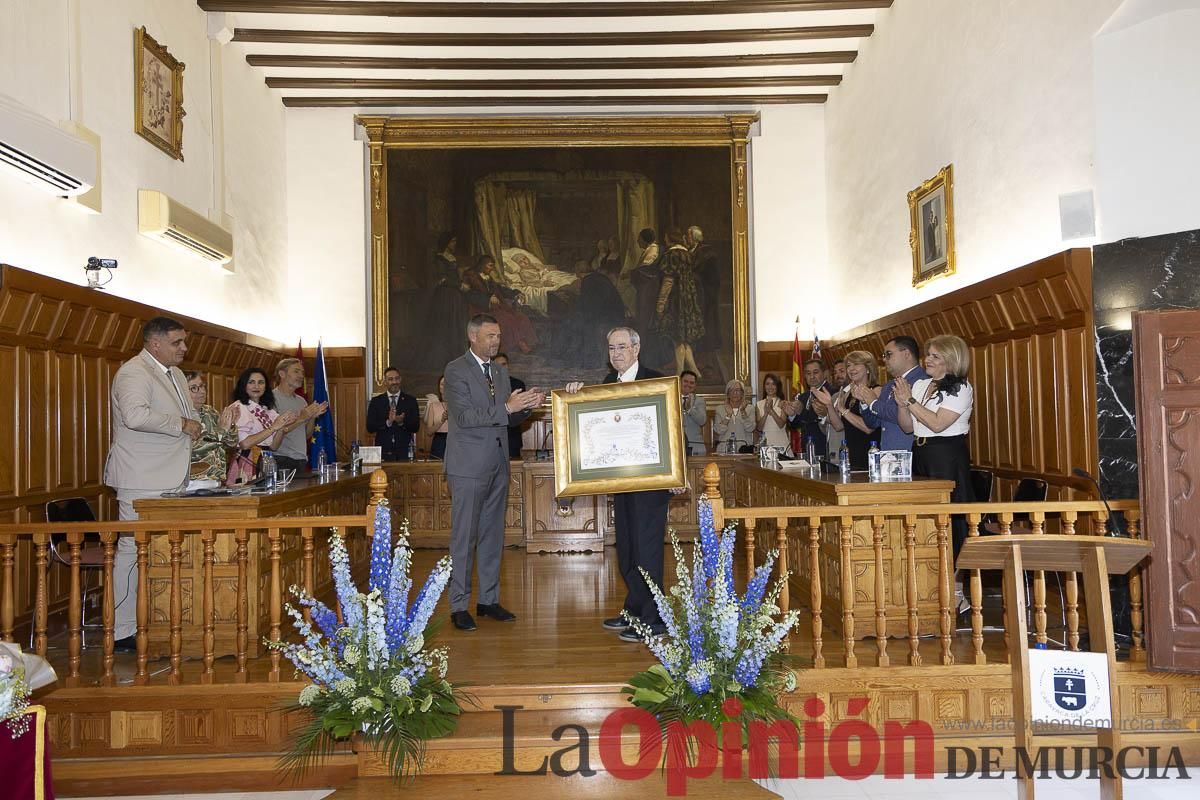 Así se ha vivido el emocionante acto del nombramiento de 'Hijo Predilecto' de Caravaca al doctor Juan Manuel Laborda
