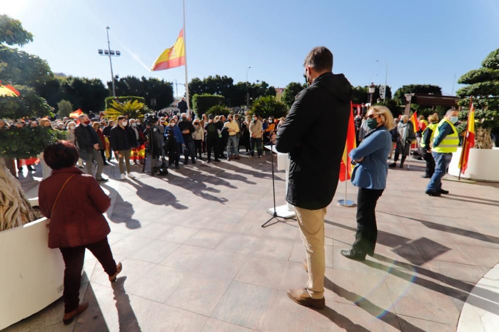 Más de un centenar de personas arropa a Vox en Murcia un acto en defensa de la Constitución