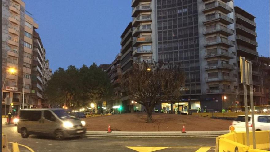 Les obres a la Bonavista embussen el centre el primer dia que s&#039;obre la rotonda