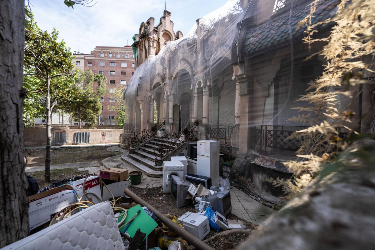 Vista de la Casa Tosquella en abril de 2026, pendiente de rehabilitar