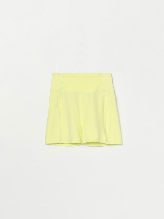 Hot pants