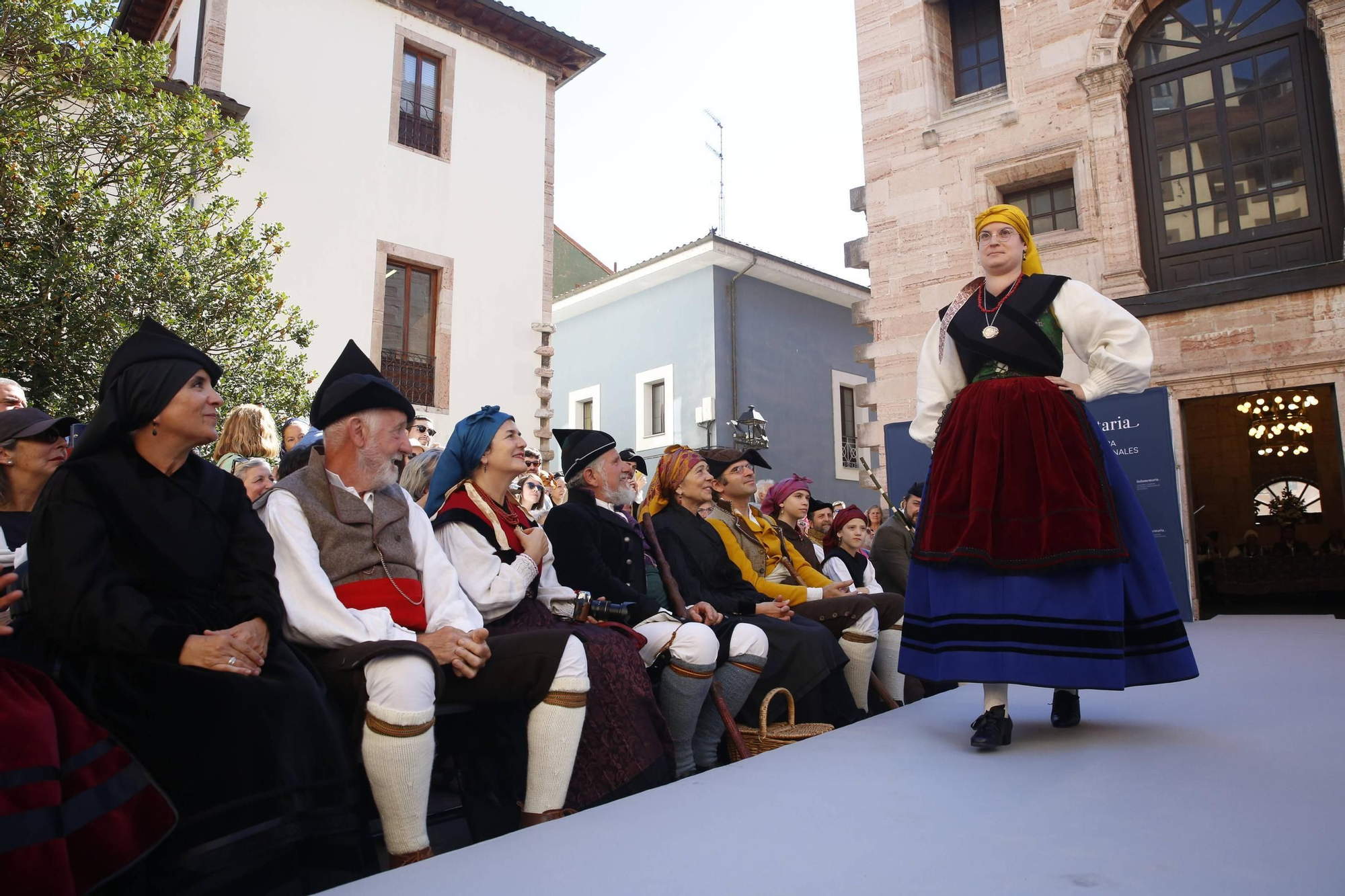 En imágenes: así ha sido el Día'l Traxe'l País en Grado