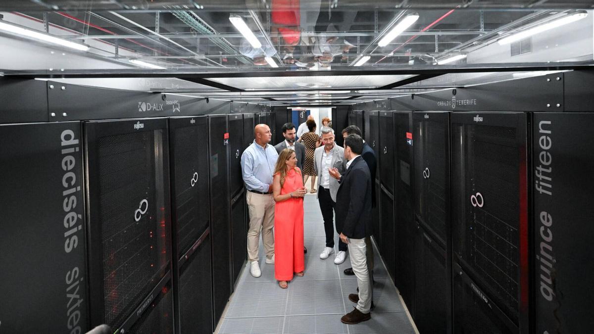 Las autoridades del Cabildo de Tenerife y los responsables de Bechtle visitan el Centro de Inteligencia Artificial ubicado en el ITER.