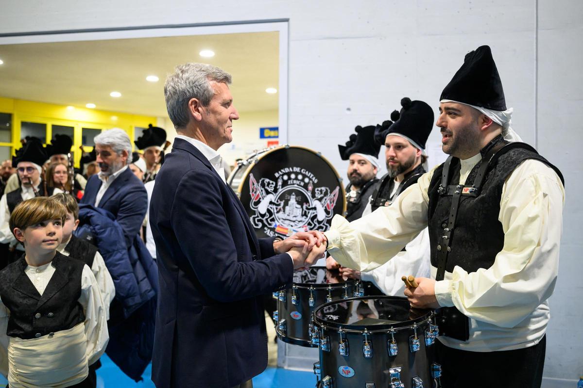 Alfonso Rueda, en su visita a Zúrich con motivo del 45 aniversario de la Asociación Cultural As Xeitosiñas