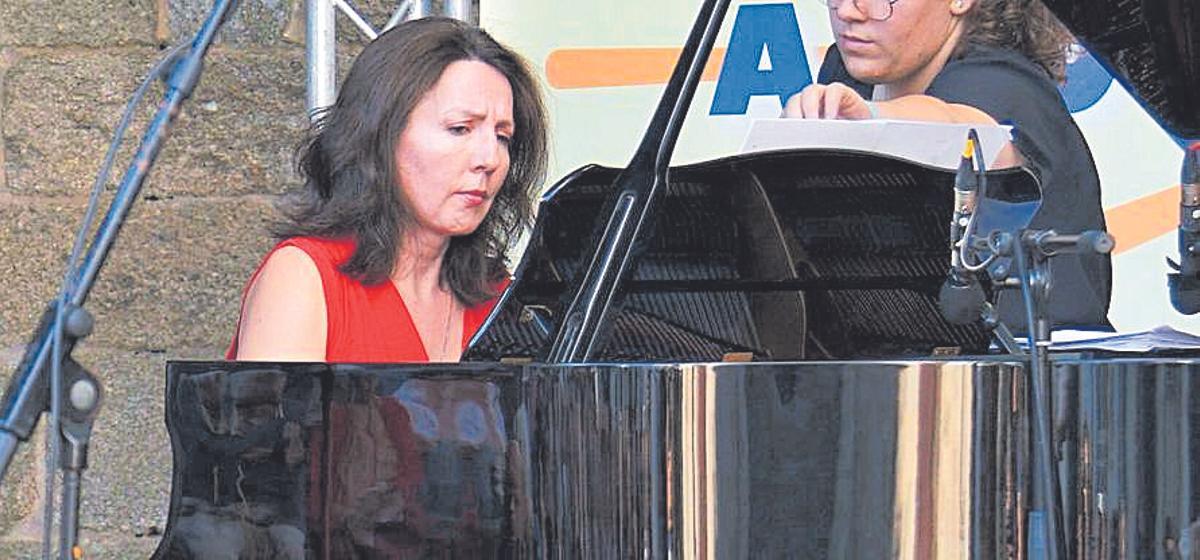 Ilona Tinchenko, pianista