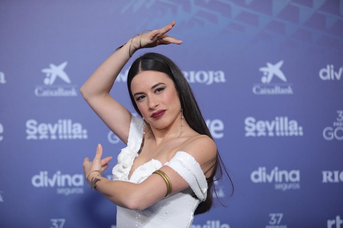 Blanca Paloma, representante de España en Eurovisión, en la alfombra azul de los Goya.