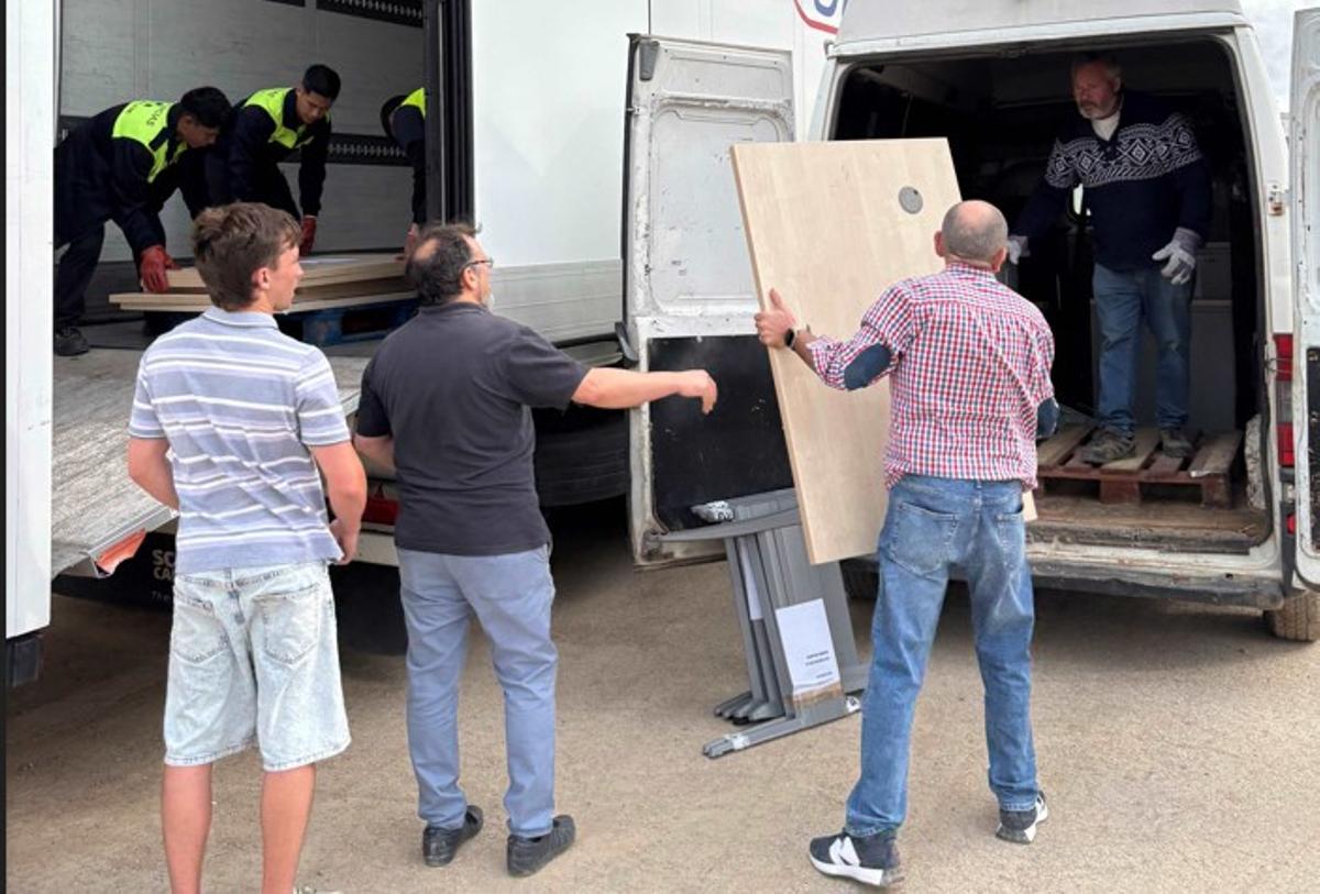 BBVA dona muebles y equipos tecnológicos a comercios afectados por la dana en València.