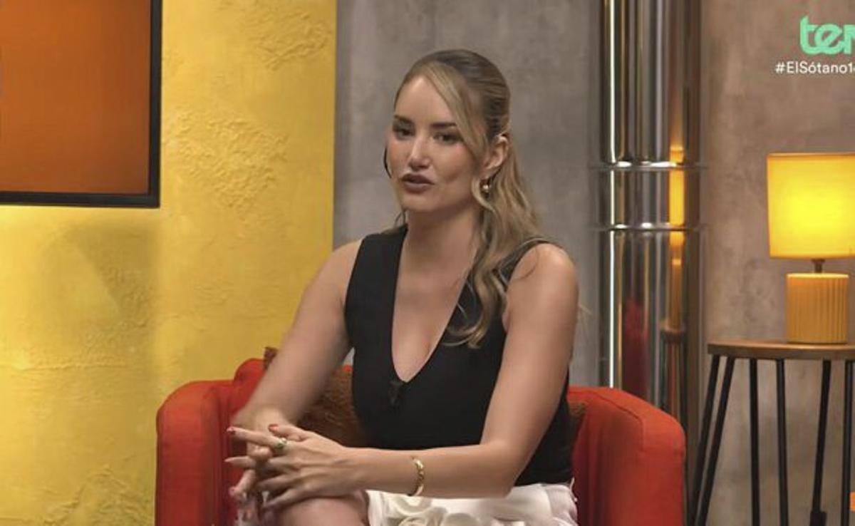 Alba Carrillo es passa de la ratlla