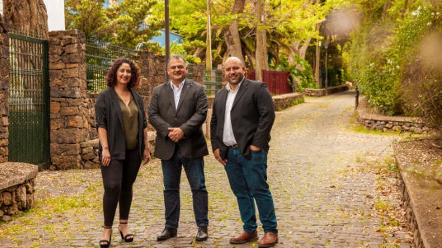 Díaz junto a los candidatos de Guamasa y El Ortigal.