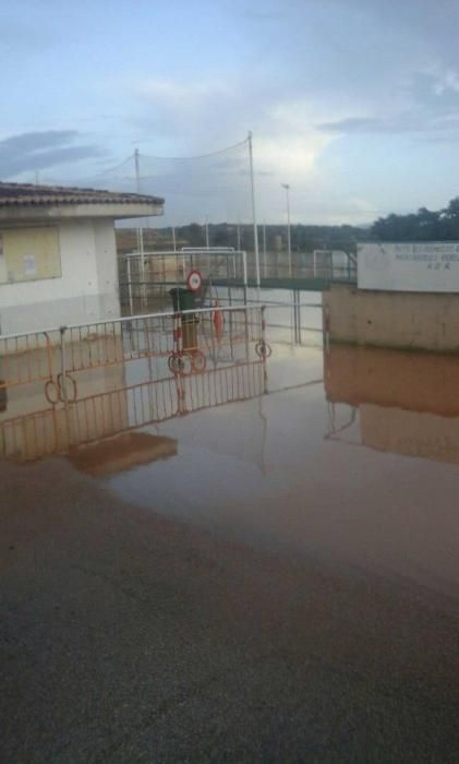 Campo de fútbol de Sant Jordi inundado