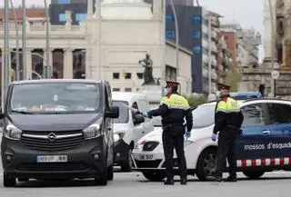 Los Mossos investigan la muerte de una mujer que ha caído de un quinto piso en Barcelona