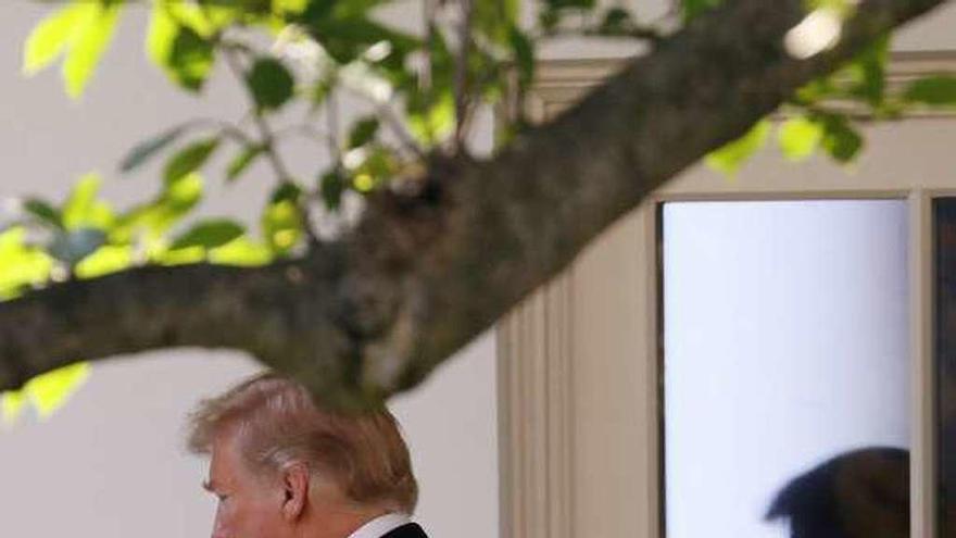 Trump, horas después de la salida del artículo, en la Casa Blanca. // Reuters