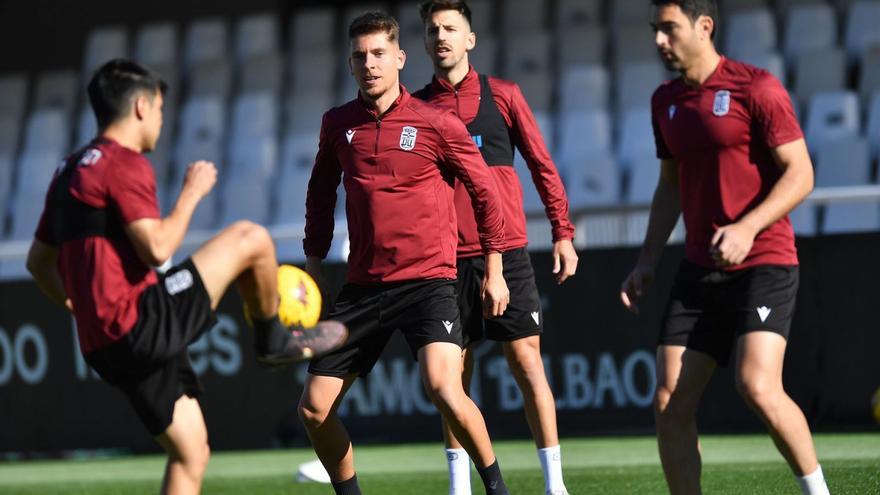 Los jugadores del FC Cartagena, en un entrenamiento en el Cartagonova. | FC CARTAGENA