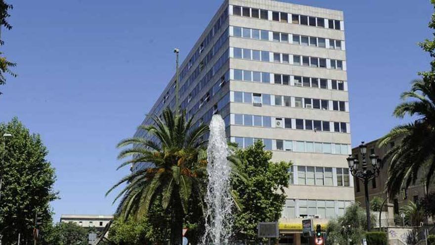 La Junta y Correos compartirán la gestión del edificio &#039;Múltiples&#039; de Cáceres