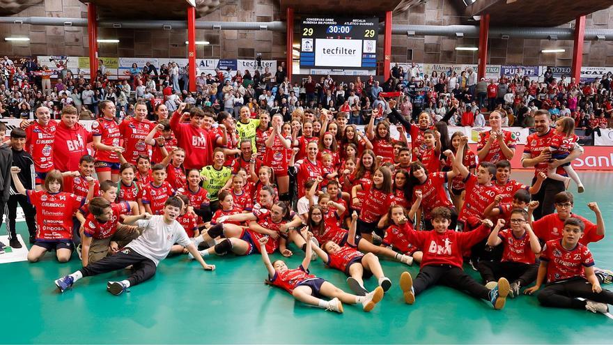 El Porriño de balonmano hace historia