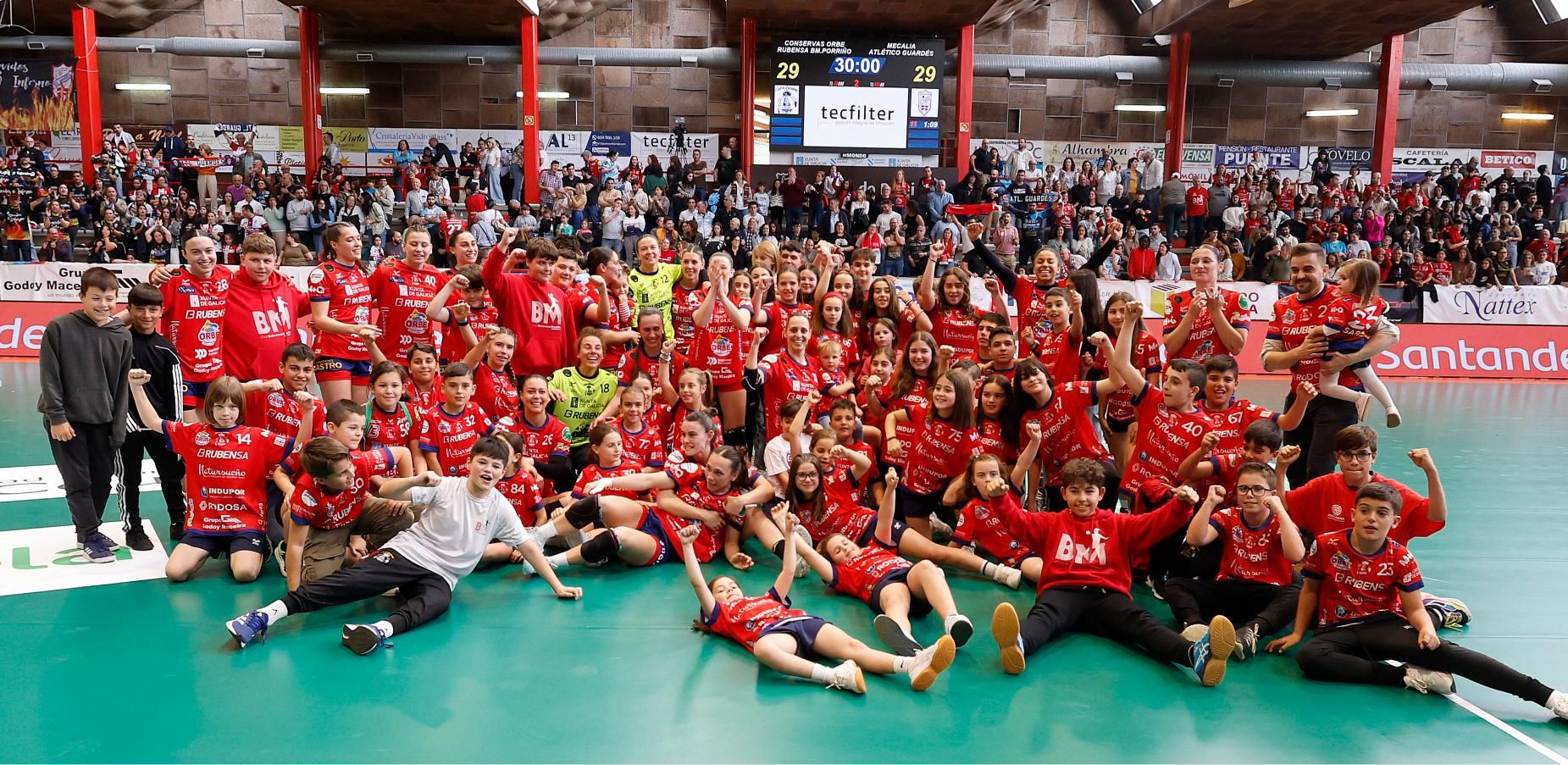 El Porriño de balonmano hace historia