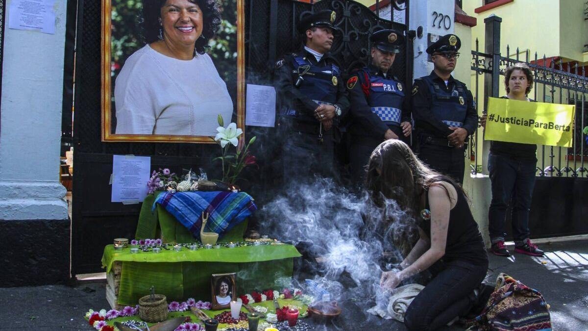 227 ecologistas fueron asesinados en el mundo en 2020 227 ecologistas fueron asesinados en el mundo en 2020