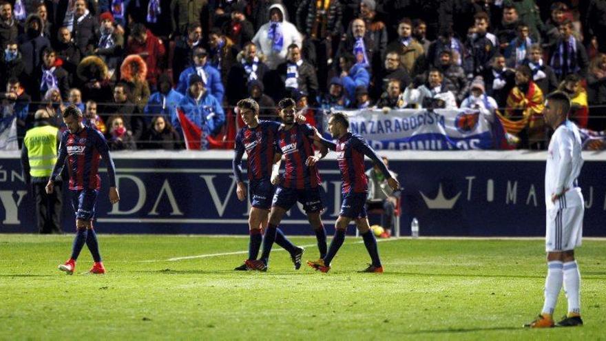 El Huesca busca en Barcelona una victoria que le mantenga en ascenso directo
