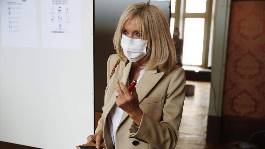 Brigitte Macron: &quot;El futuro con Emmanuel no es preocupante&quot;