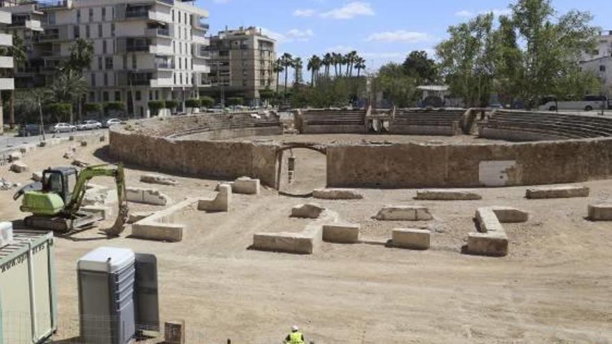 Una empresa vuelve a ofrecer un centro comercial en la plaza de toros