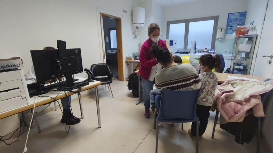 Vacunación contra la gripe, ayer, en el Benavente Norte.