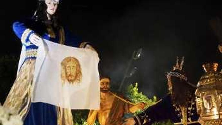 Imagen en movimiento. La Verónica limpia el rostro de Jesús