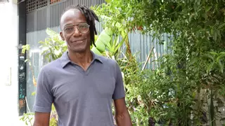 Lilly Pitta, el percusionista brasileño que fusiona Bahía y Sevilla al ritmo de la batucada