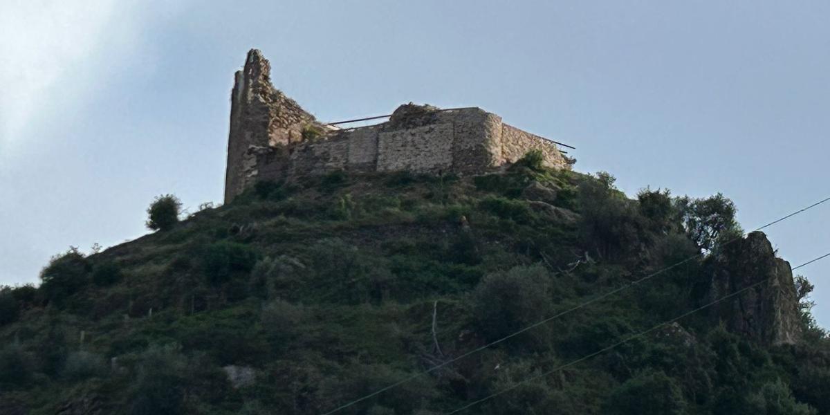 El Ayuntamiento de Eslida adquirió el castillo de la localidad en el 2021, con una inversión de 30.000 euros del plan 'Conviure' de la Generalitat.