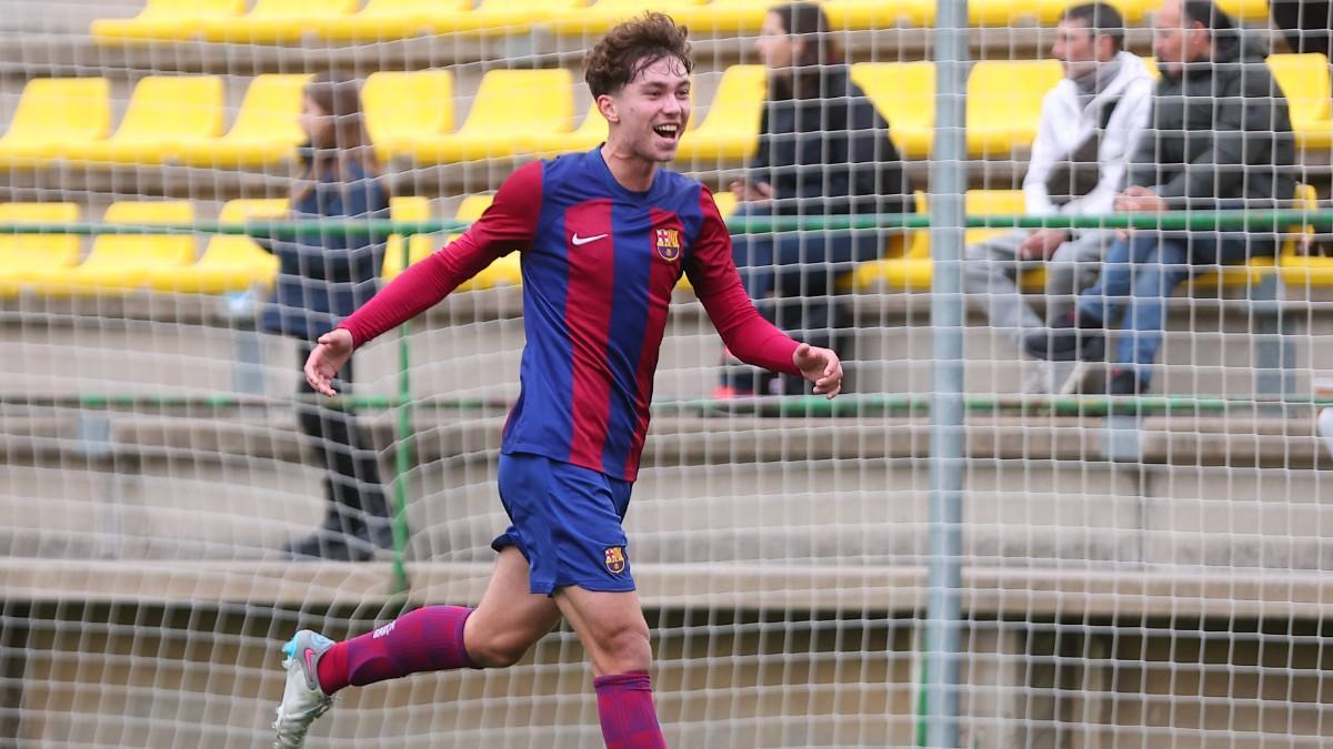 Leo Saca es un internacional sub-21 por Moldavia que juega en el Juvenil B