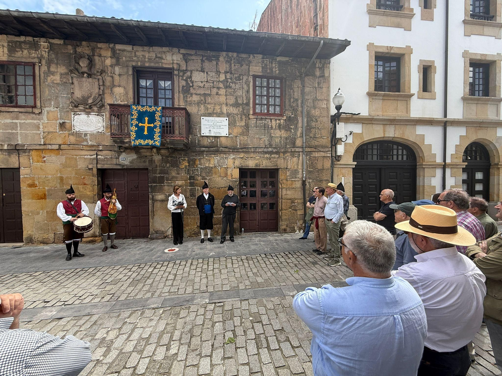 Así fue el homenaje a José Caveda y Nava en Villaviciosa