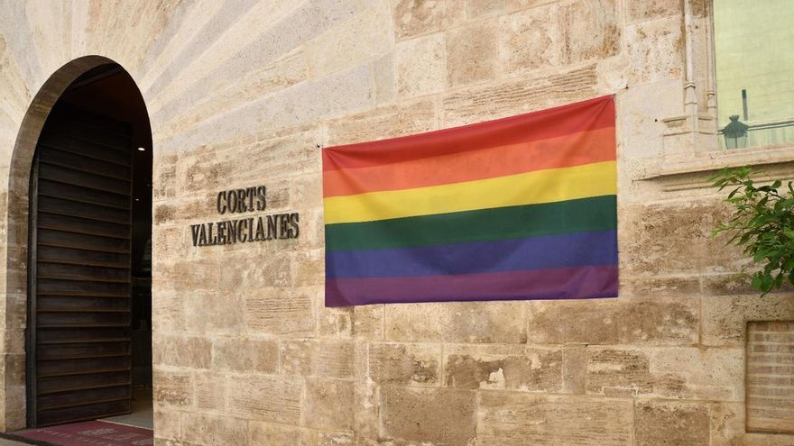 El PSOE señala a Mazón por recortar los fondos para el área LGTBI en Alicante