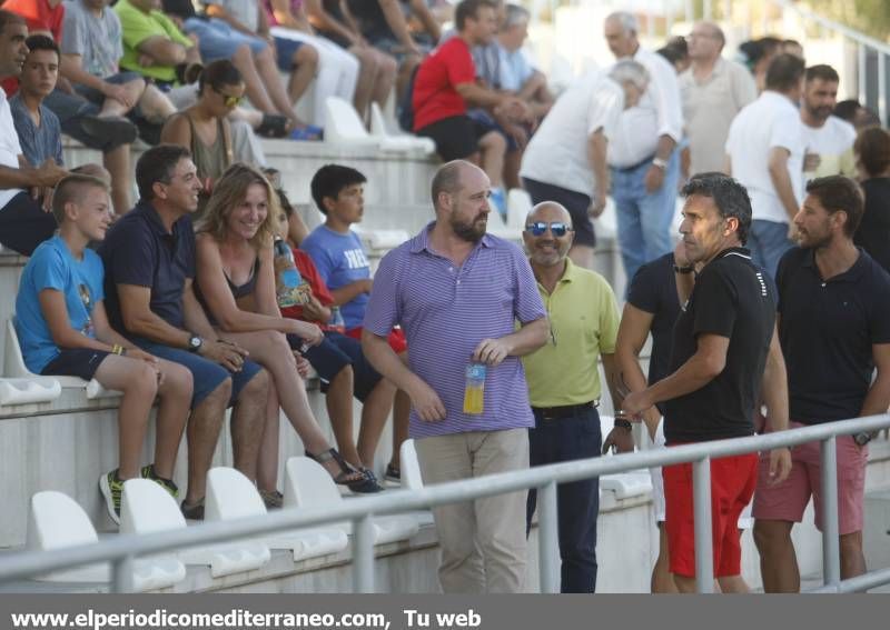 GALERÍA DE FOTOS -- El CD Castellón calienta motores frente al Almazora