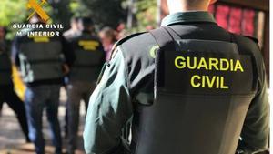 Un agente de la Guardia Civil