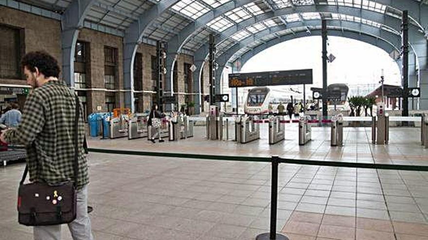 Interior de la estación ferroviaria de San Cristóbal.