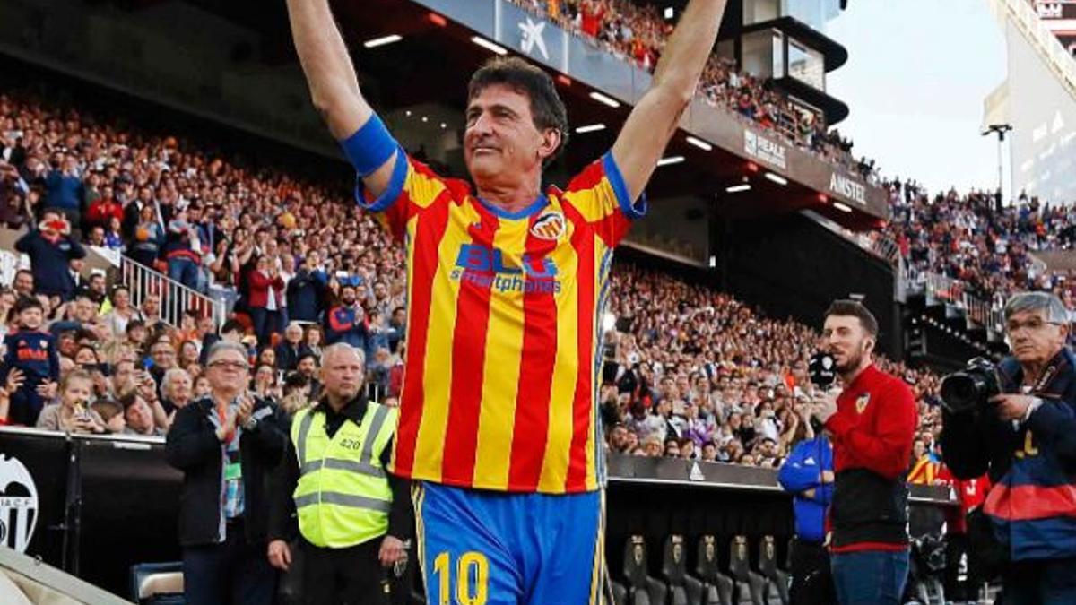Mario Alberto Kempes no pisa Mestalla desde los actos del Centenario de marzo de 2019.
