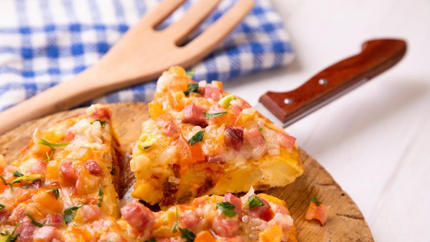 Más allá de la tortilla de patatas clásica: otros ingredientes que puedes agregar para probar nuevos sabores