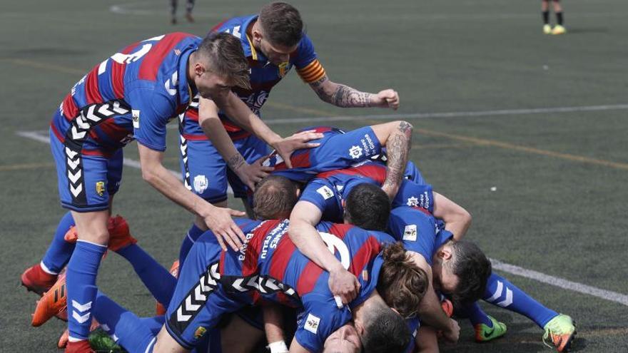 El Llagostera celebra un gol en el 2-1 de la temporada 17-18