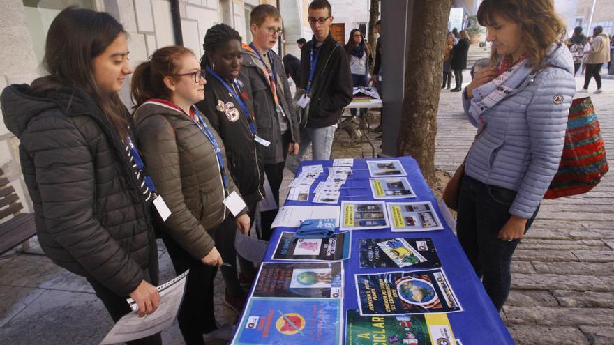 Un grup d&#039;alumnes participant en el fòrum