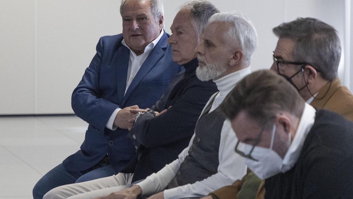 Alfonso Rus, Emilio Llopis, Marcos Benavent y Máximo Caturla, en el juicio de los zombis.