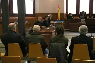 Condenas de hasta tres meses de prisión por falsedad documental para tres de los diez acusados de la pieza 21 del  'Cas Mercuri'