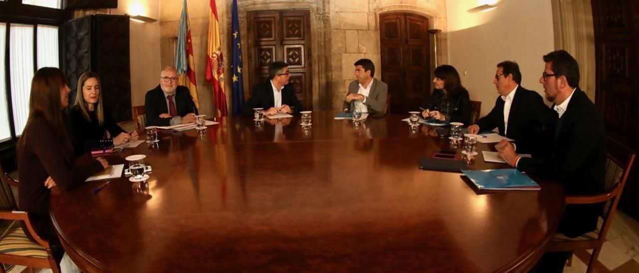 La comisión del Consell y la Diputación arranca con mucha filosofía pero sin acuerdos