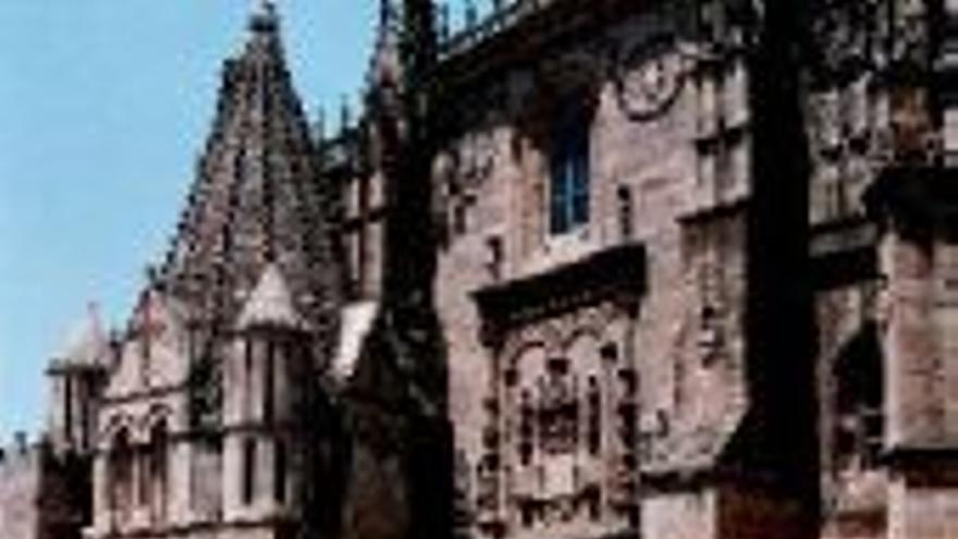 Turismo pedirá al obispo queabra el enlosado de la catedral