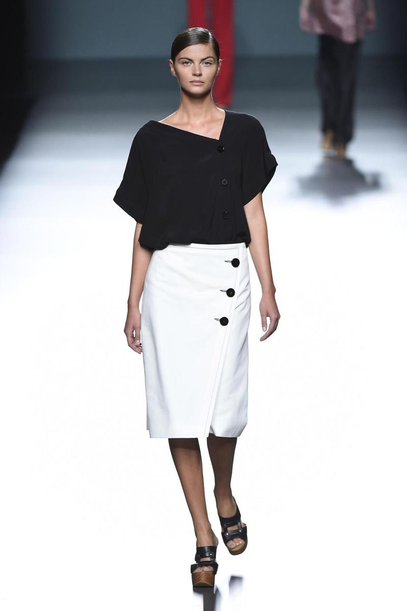 MBFW 2015: Ángel Schlesser Primavera/Verano 2016, look en blanco y negro