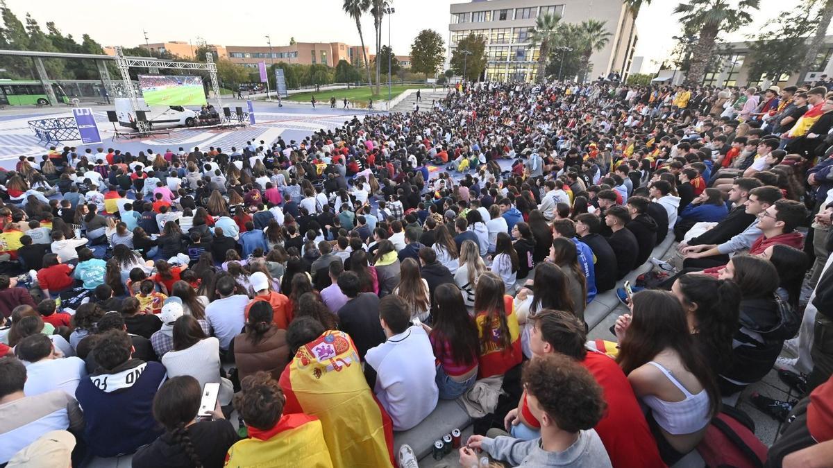 Estudiantes indignados: veto de la UJI a la retransmisión del mundial de fútbol por "motivaciones políticas"