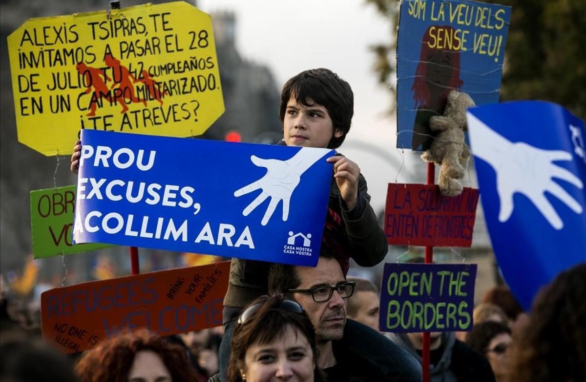 Manifestacion Volem acollir, ’Casa meva, Casa vostra’, en Barcelona por los refugiados.