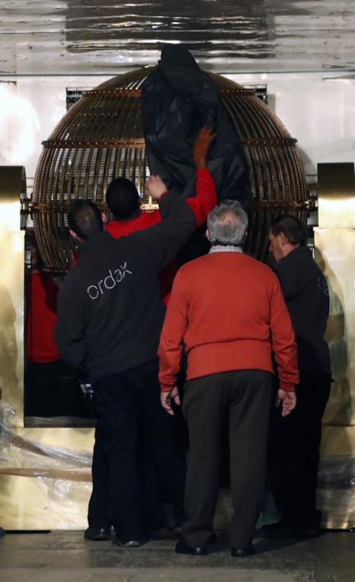 Los bombos de la suerte del sorteo extraordinario